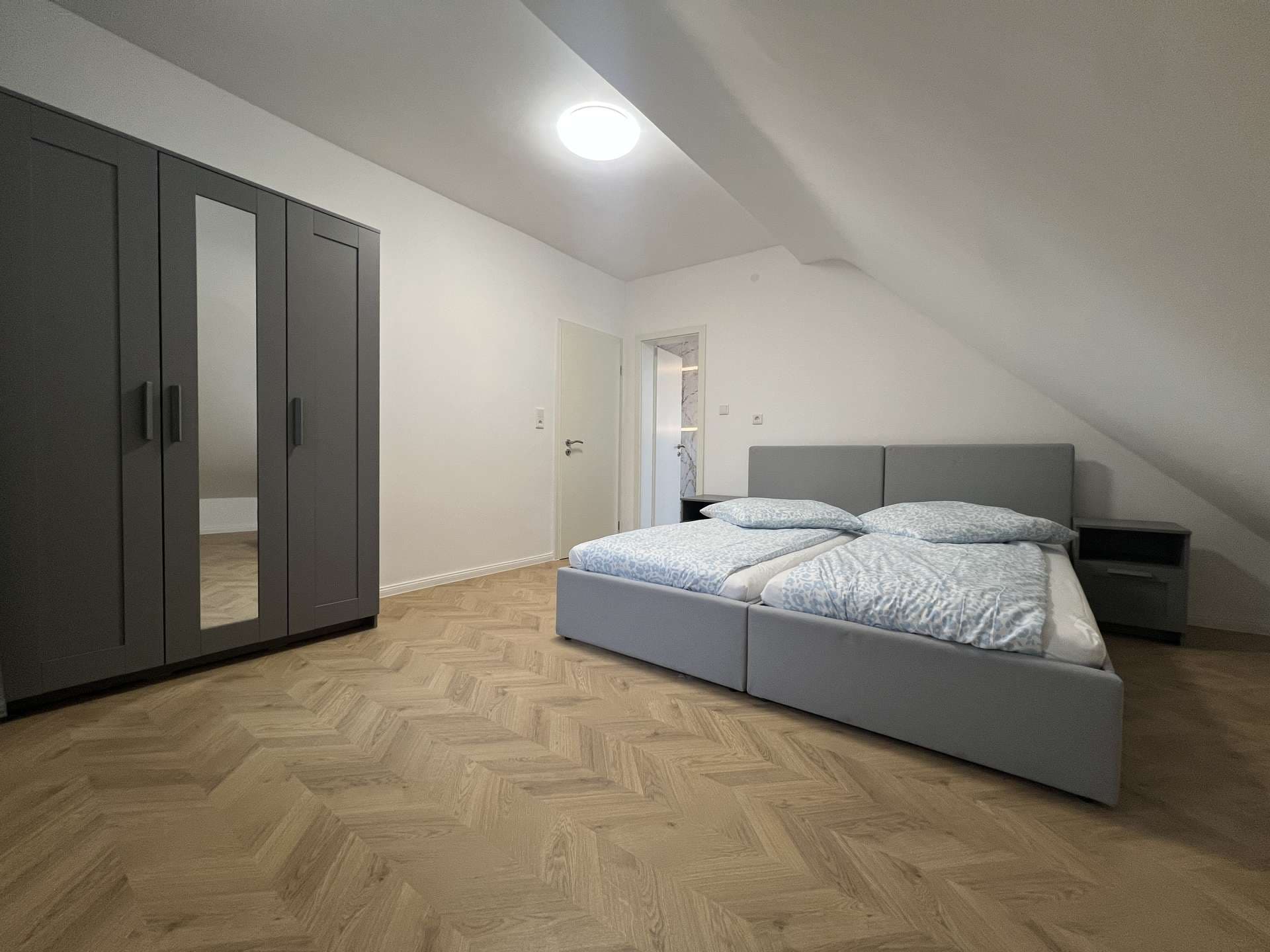Schlafzimmer mit Bad